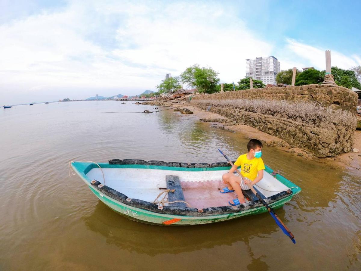 Sonrisa Srirachaที่พักติดทะเล Si Racha Buitenkant foto